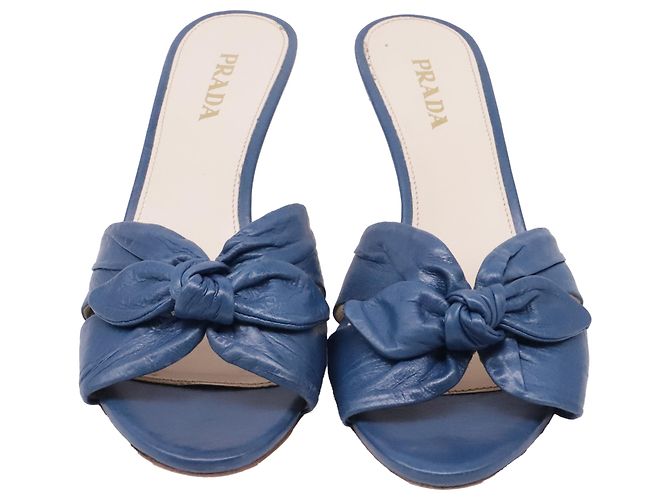 Bow Décolleté kitten heel Prada con fiocco in pelle blu - vista 2