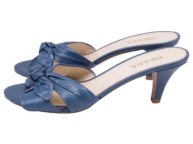 Bow Décolleté kitten heel Prada con fiocco in pelle blu - vista 4
