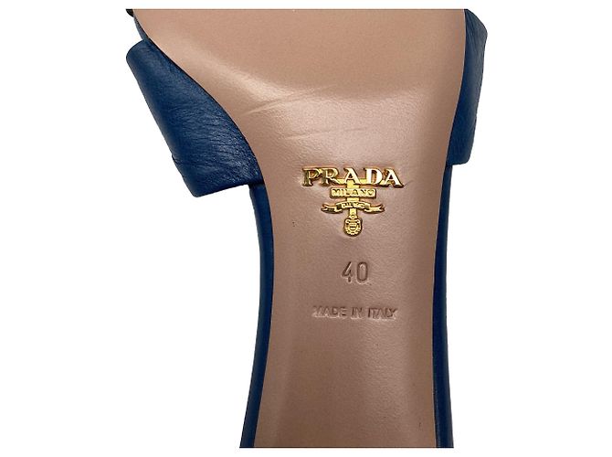 Bow Décolleté kitten heel Prada con fiocco in pelle blu - vista 8