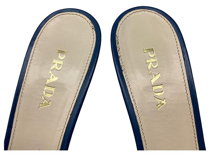 Bow Décolleté kitten heel Prada con fiocco in pelle blu - vista 9