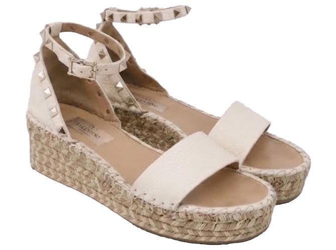 Sandali wedge espadrilles Rockstud Valentino Garavani in pelle bianca Bianco Crudo - vista 3
