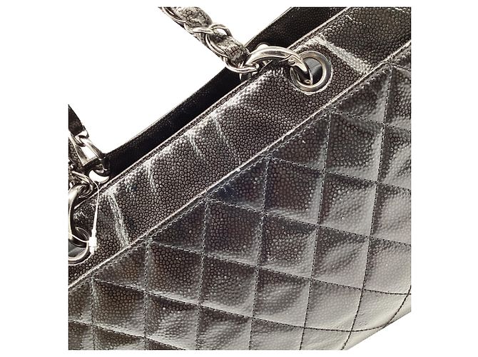 Timeless Chanel 2.55 Reissue Chain Tote Bag aus schwarzem Lackleder - Ansicht 6