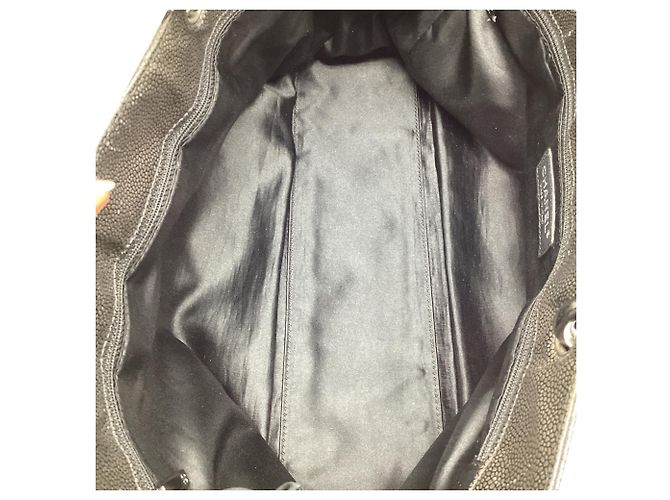 Timeless Chanel 2.55 Reissue Chain Tote Bag aus schwarzem Lackleder - Ansicht 9