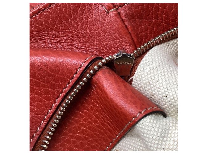 Bolso Tote Gucci Swing en piel roja - vista 6