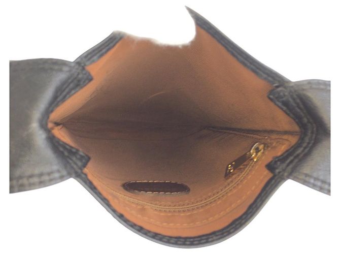 Chanel Vintage Schultertasche aus schwarzem Leder - Ansicht 9