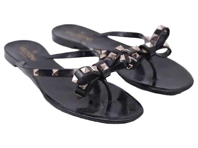 Sandali Rockstud Valentino Garavani in PVC nero - vista 3