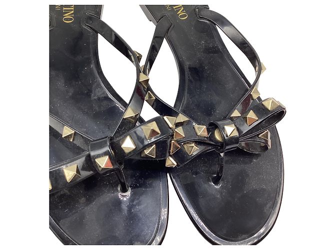 Sandali Rockstud Valentino Garavani in PVC nero - vista 9