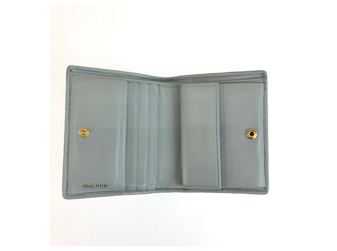 Portafoglio compatto trapuntato Miu Miu Matelasse 5MV204 Blu - vista 6
