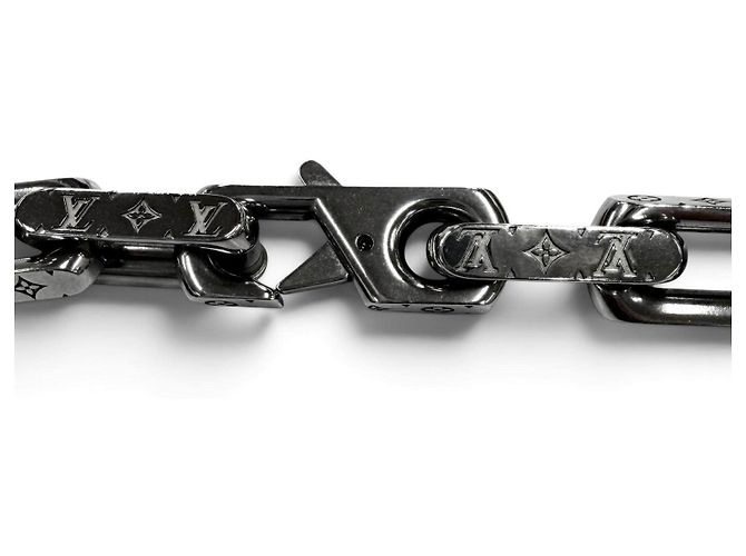 Louis Vuitton Monogram Necklace Silvery Metallic - view 5