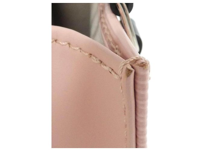 Borsa a tracolla in pelle Louis Vuitton Epi Petit Sac Plat Rosa - vista 4