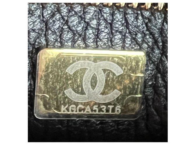 Borsa a tracolla Chanel Urban Essentials Large Flap in pelle nera - vista 5