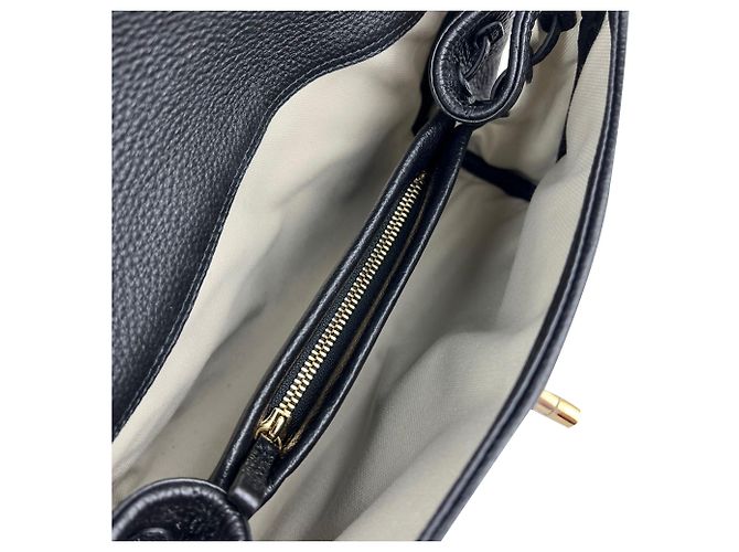Borsa a tracolla Chanel Urban Essentials Large Flap in pelle nera - vista 6