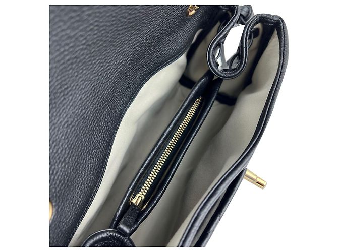 Borsa a tracolla Chanel Urban Essentials Large Flap in pelle nera - vista 7