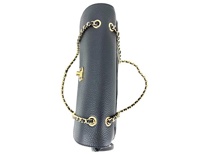 Borsa a tracolla Chanel Urban Essentials Large Flap in pelle nera - vista 9