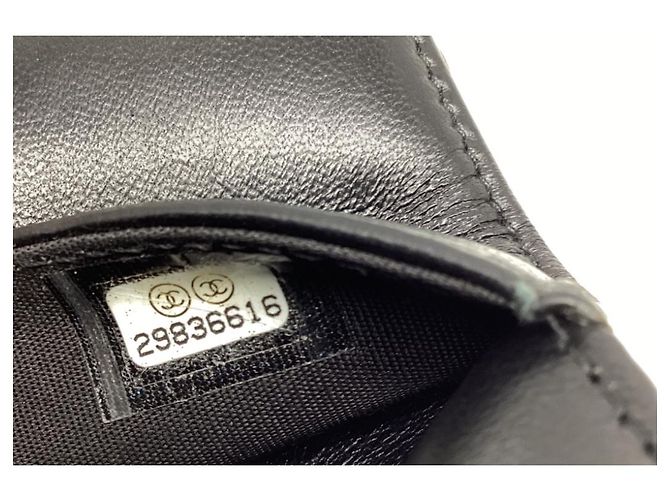 Chanel Boy Wallet on Chain aus schwarzem Lammleder - Ansicht 15