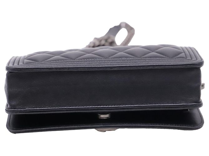 Chanel Boy Wallet on Chain aus schwarzem Lammleder - Ansicht 5