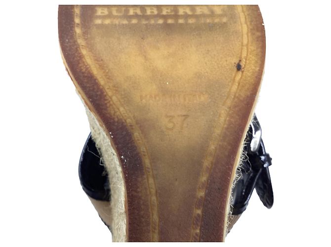 Sandali T-Strap Burberry Nova Check in pelle verniciata nera - vista 10