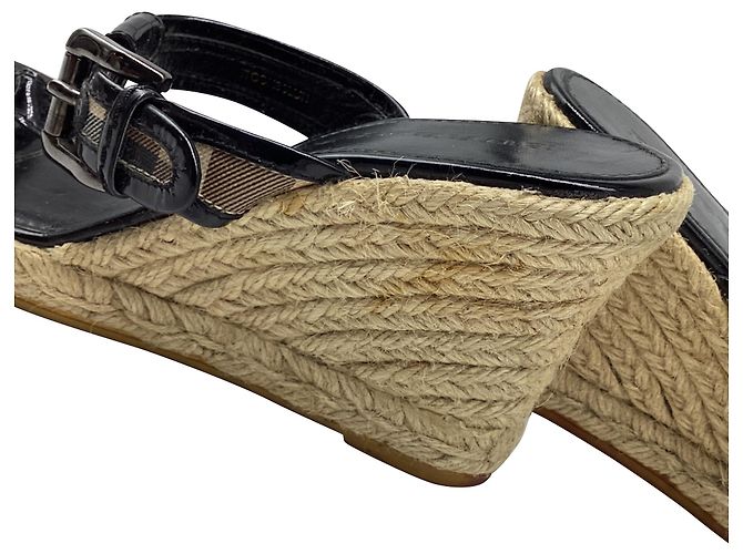Sandali T-Strap Burberry Nova Check in pelle verniciata nera - vista 9