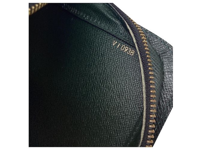 Pochette da polso Louis Vuitton con chiusura lampo integrale in pelle verde - vista 6