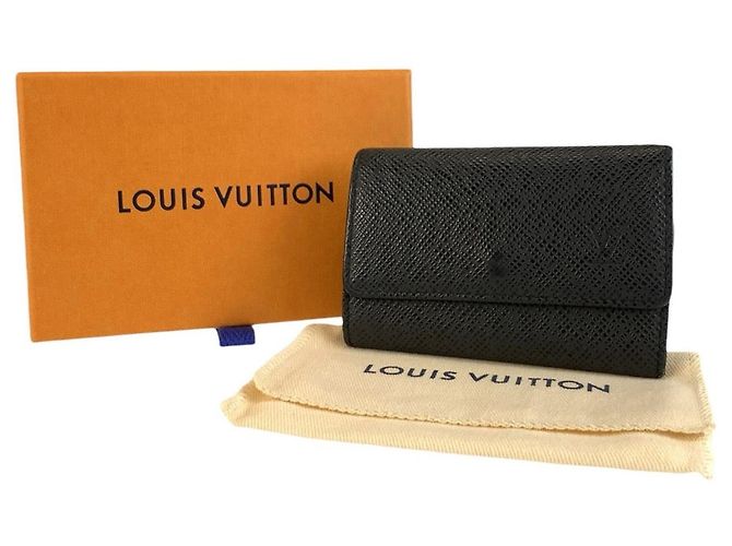Louis Vuitton Taiga 6-Key Holder M30500 Nero - vista 10