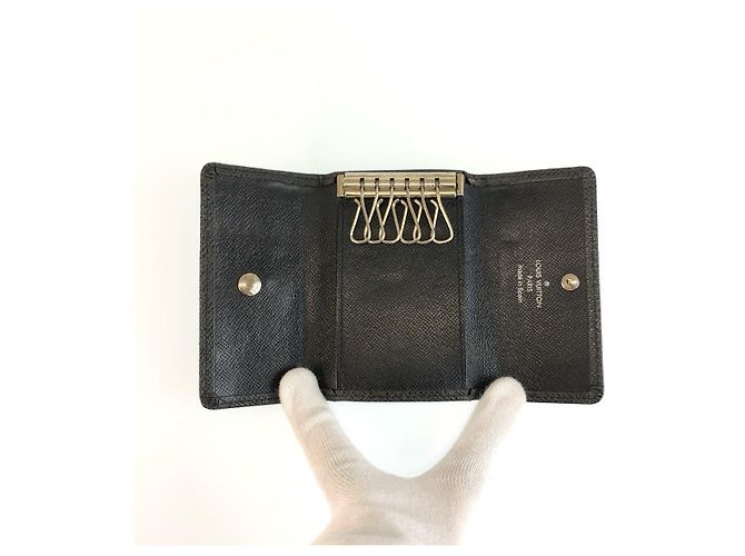 Louis Vuitton Taiga 6-Key Holder M30500 Nero - vista 4