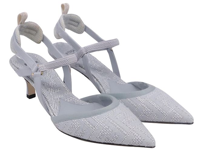 Fendi Colibrì Lite Slingback Pumps aus hellblauem Baumwollstoff - Ansicht 3