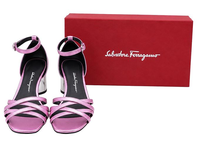 Salvatore Ferragamo Sandali Ferragamo con tacco a specchio in pelle rosa - vista 6