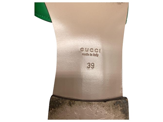 Sandali slide Gucci Interlocking G Cut-out in pelle verde - vista 7