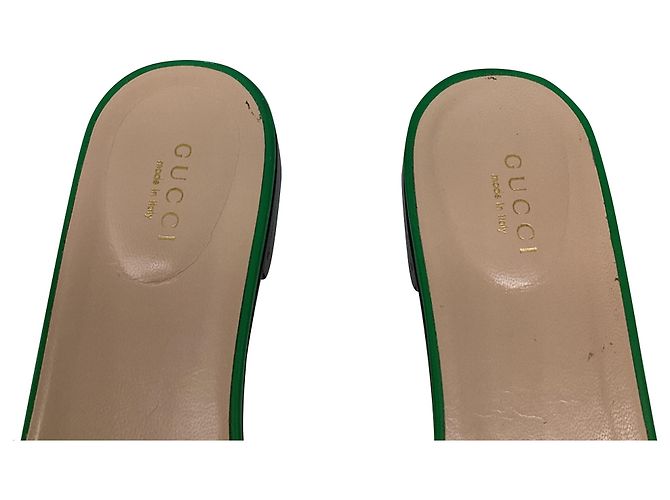 Sandali slide Gucci Interlocking G Cut-out in pelle verde - vista 8