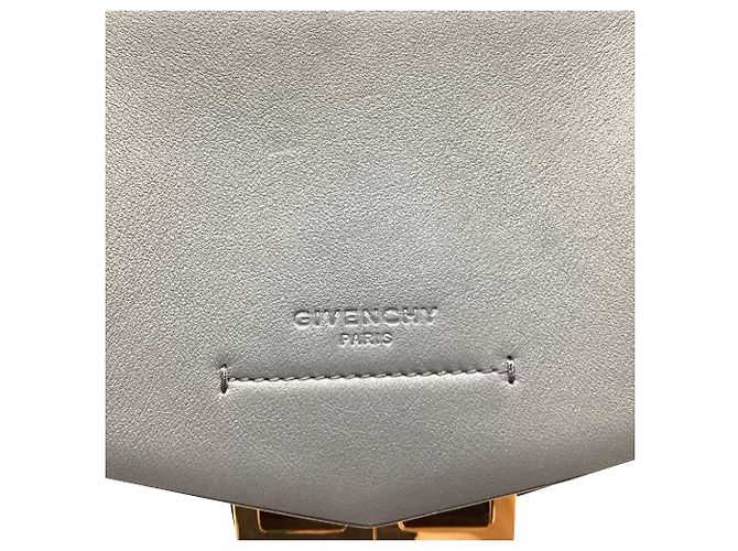 Petit sac Mystic Givenchy en cuir gris - vue 13