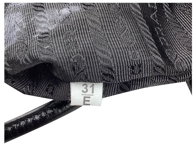 Borsa a tracolla Prada Bonnie Large in pelle di vitello nera Nero - vista 9