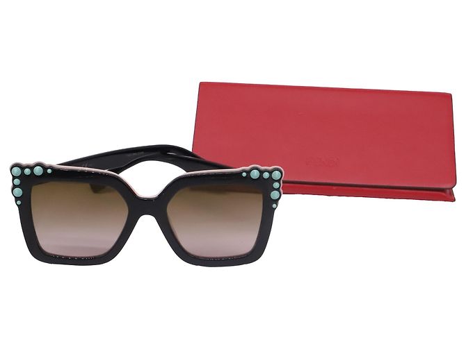Fendi FF0260/S Square-Framed Sunglasses in Black Acetate - view 5