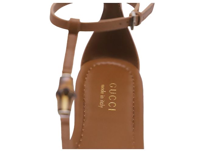 Sandali T-strap Gucci con dettagli in bambù in pelle marrone - vista 7