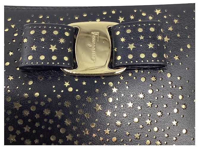 Clutch Salvatore Ferragamo in pelle nera traforata con fiocco Nero - vista 11