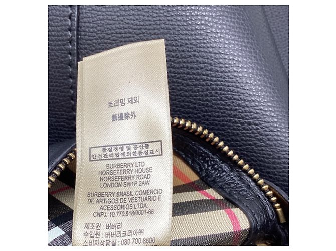Burberry Tote Bag mit geprägtem Wappen aus schwarzem Leder - Ansicht 8