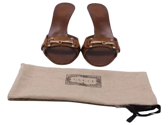 Mules con tacco Gucci Horsebit in pelle marrone - vista 6