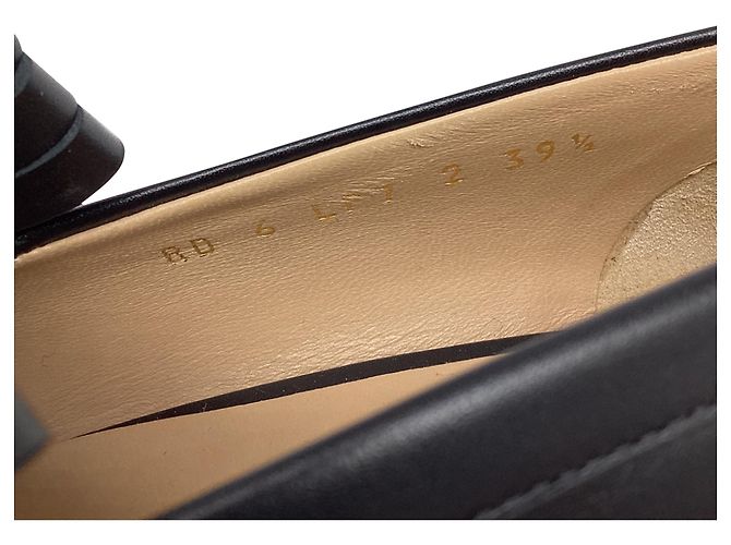 Valentino Garavani Décolleté Brogue Valentino con trafori in pelle nera Nero - vista 7