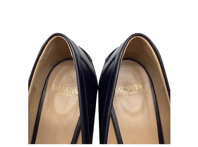Valentino Garavani Décolleté Brogue Valentino con trafori in pelle nera Nero - vista 8