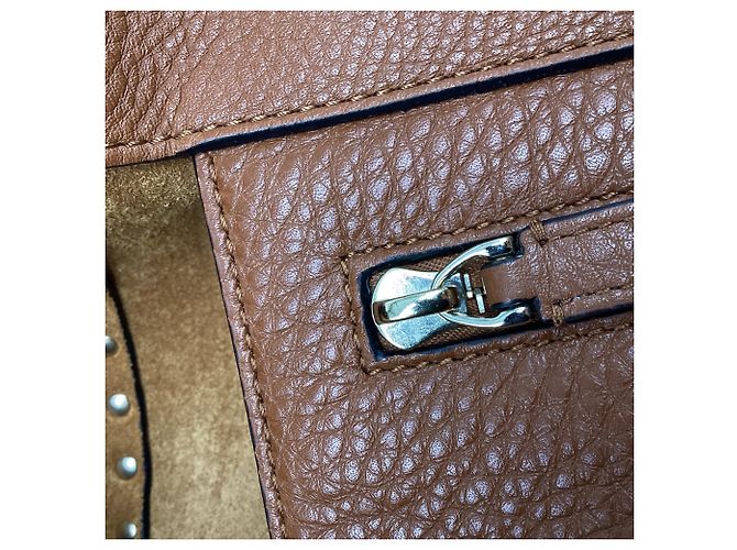 Valentino Garavani Rockstud Tote Bag Medium aus braunem Leder Rot Bordeaux - Ansicht 7
