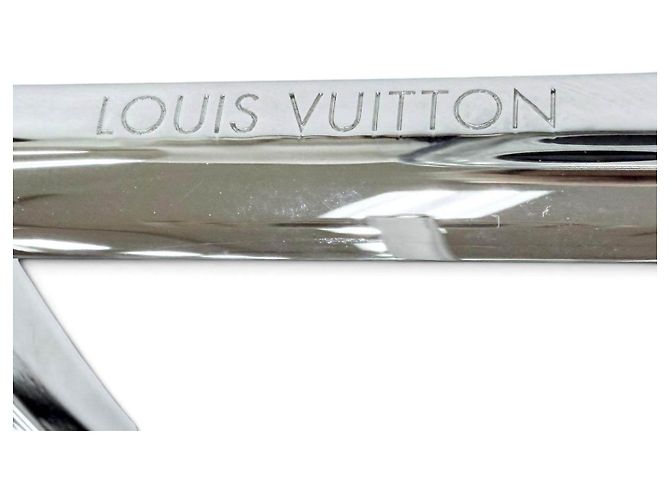 Louis Vuitton LV City Pin Leather Belt - view 9