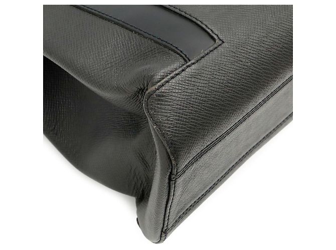 Borsetta Louis Vuitton Taiga Kasbek PM Grigio - vista 3