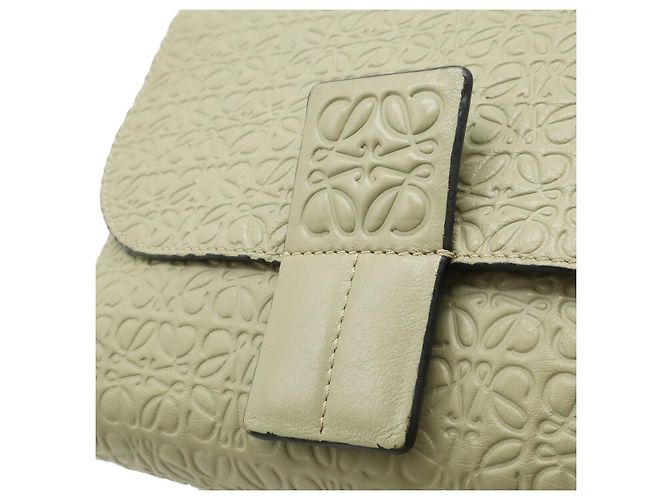 Borsa a tracolla con catena Anagram Avenue in pelle Loewe Marrone Beige - vista 8