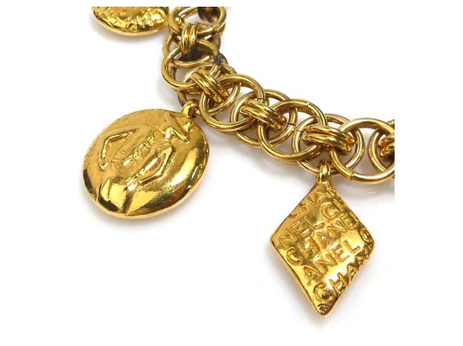 Bracciale con ciondolo dorato Chanel Mademoiselle D'oro - vista 5