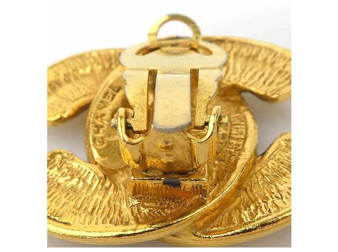 Boucles d'oreilles clips Chanel Gold Doré - vue 9