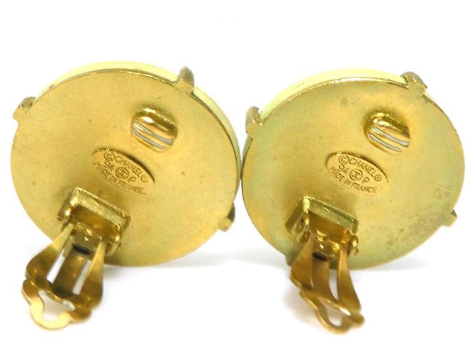 Orecchini a clip Chanel oro e verde chiaro D'oro - vista 5