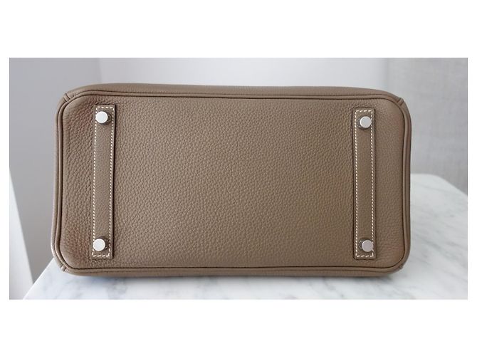 Hermès Birkin 30 in pelle Togo Étoupe Grigio - vista 5