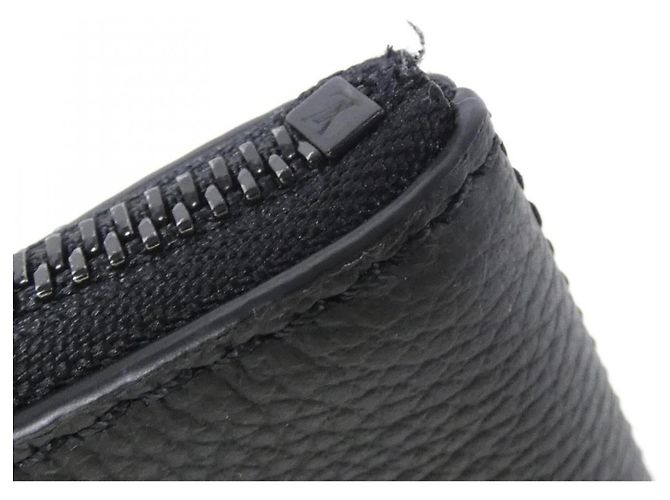 Pochette a mano Louis Vuitton LV Aerogram Takeoff Nero - vista 4