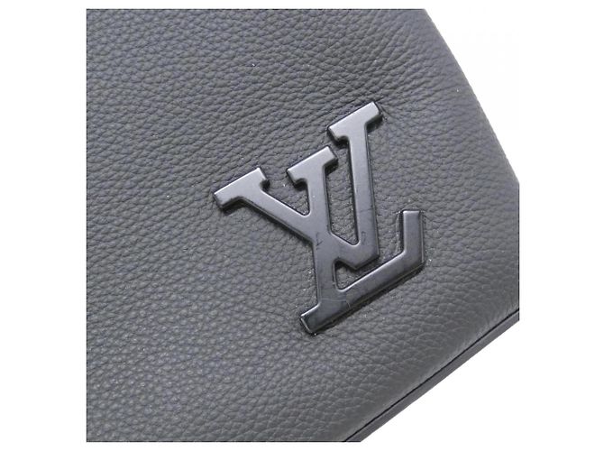 Pochette a mano Louis Vuitton LV Aerogram Takeoff Nero - vista 5