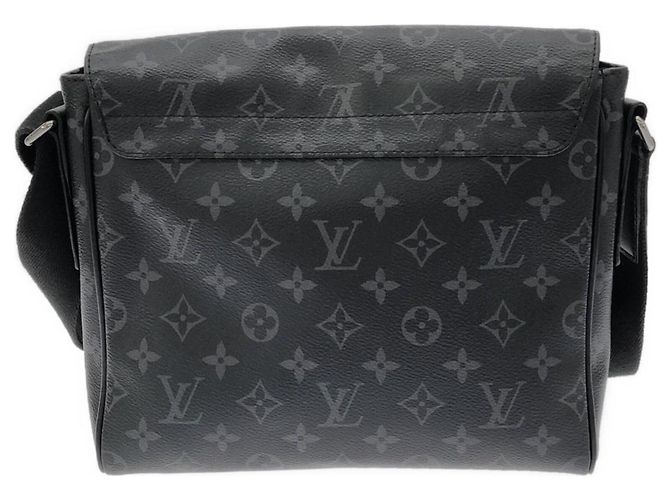 Borsa a tracolla Louis Vuitton Monogram Eclipse District PM Nero - vista 2