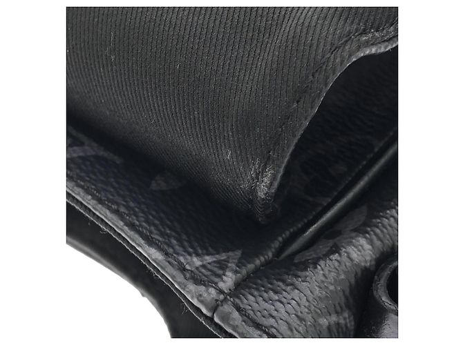 Borsa a tracolla Louis Vuitton Monogram Eclipse District PM Nero - vista 7